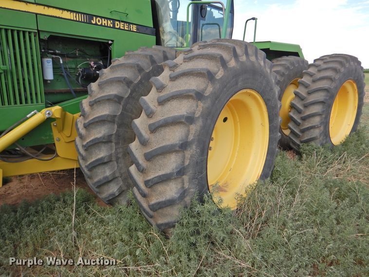 image for item DI0200 1991 John Deere 8960  4WD tractor