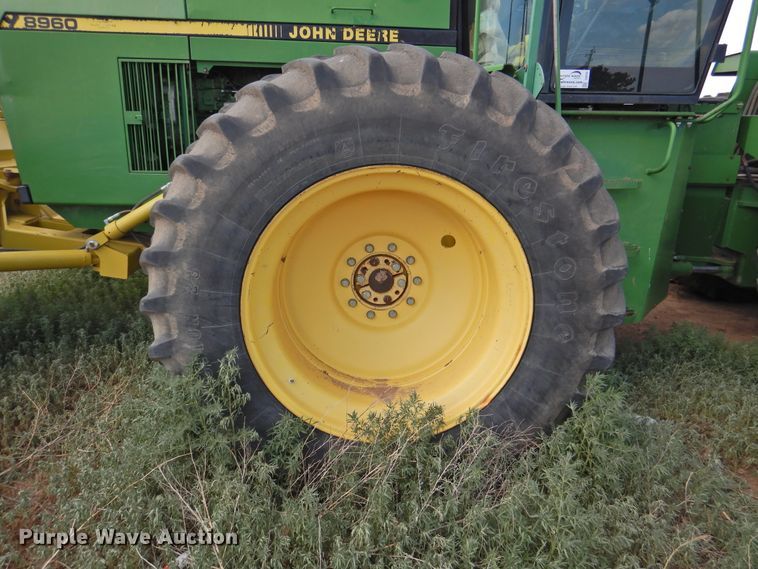 image for item DI0200 1991 John Deere 8960  4WD tractor