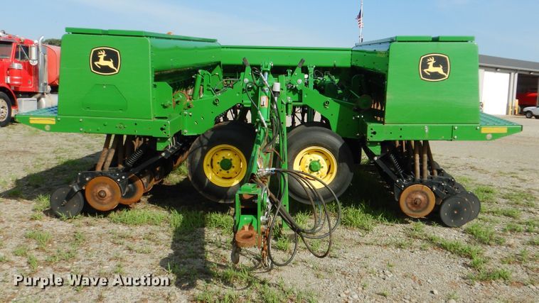 image for item DI0266 2015 John Deere 455 grain drill