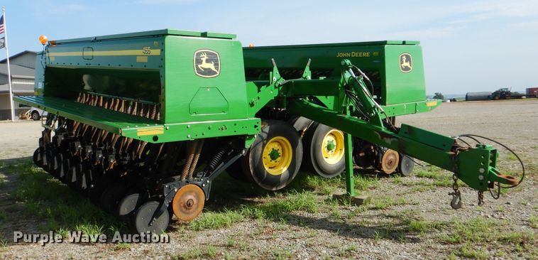 image for item DI0266 2015 John Deere 455 grain drill