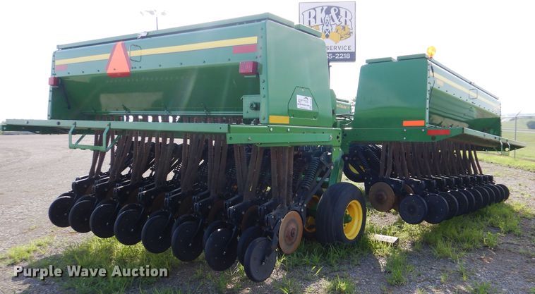 image for item DI0266 2015 John Deere 455 grain drill