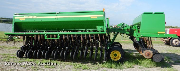 image for item DI0266 2015 John Deere 455 grain drill