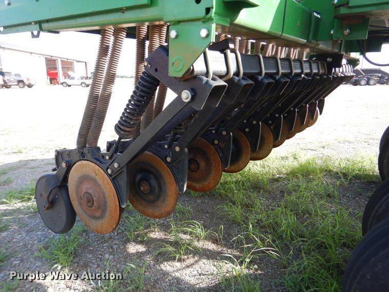 image for item DI0266 2015 John Deere 455 grain drill