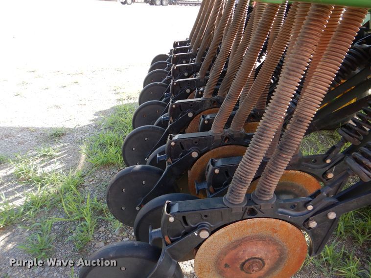 image for item DI0266 2015 John Deere 455 grain drill