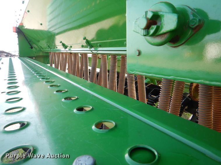image for item DI0266 2015 John Deere 455 grain drill