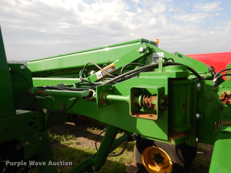 image for item DI0266 2015 John Deere 455 grain drill