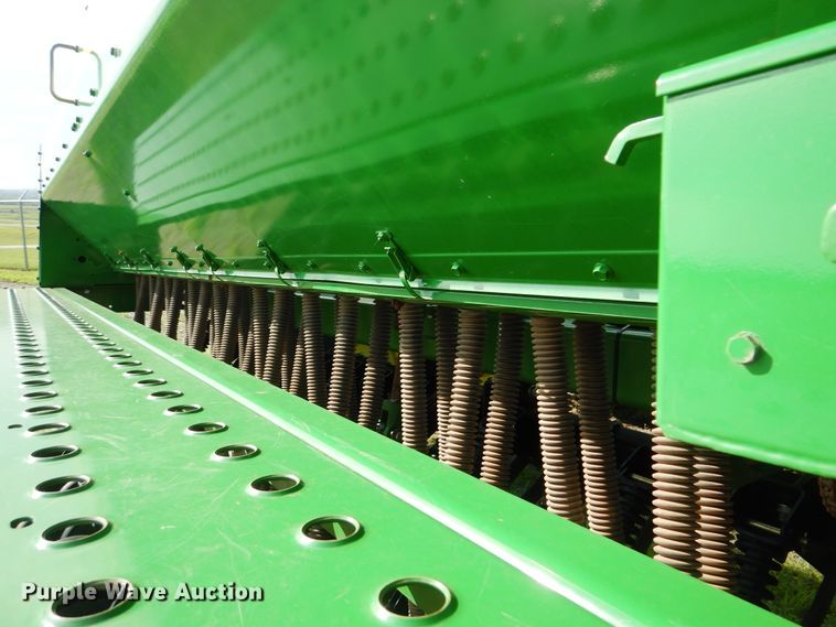 image for item DI0266 2015 John Deere 455 grain drill