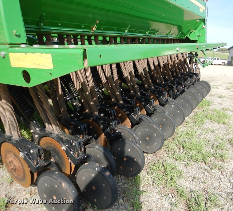 image for item DI0266 2015 John Deere 455 grain drill