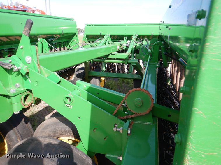 image for item DI0266 2015 John Deere 455 grain drill