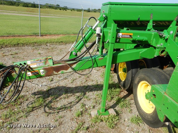 image for item DI0266 2015 John Deere 455 grain drill