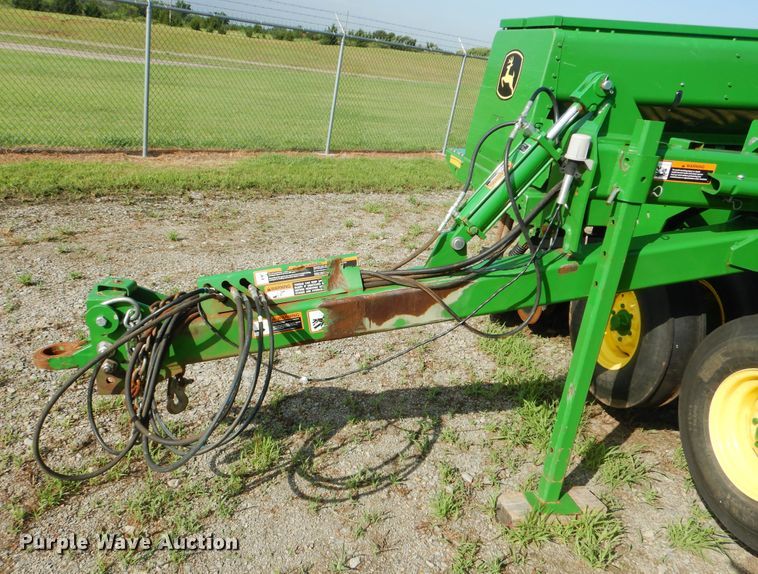 image for item DI0266 2015 John Deere 455 grain drill