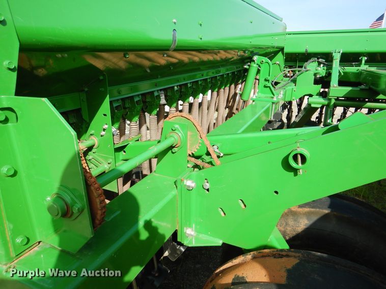 image for item DI0266 2015 John Deere 455 grain drill