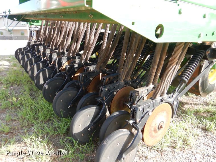 image for item DI0266 2015 John Deere 455 grain drill