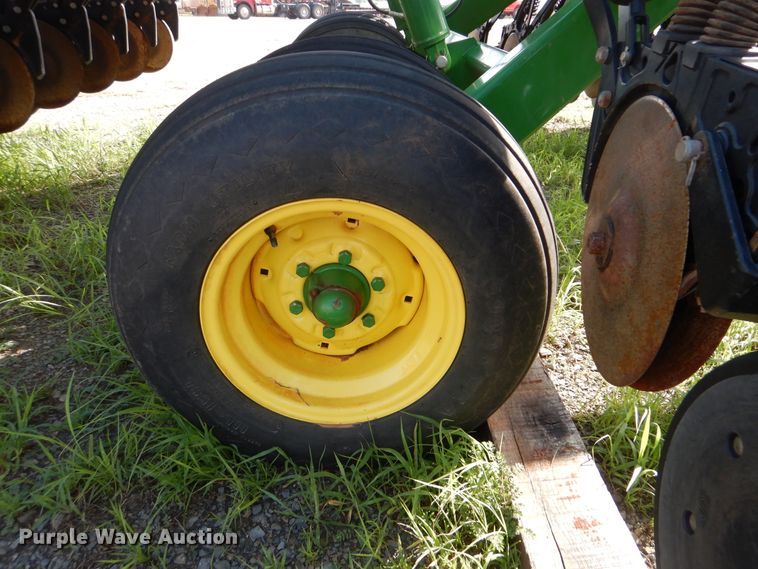 image for item DI0266 2015 John Deere 455 grain drill