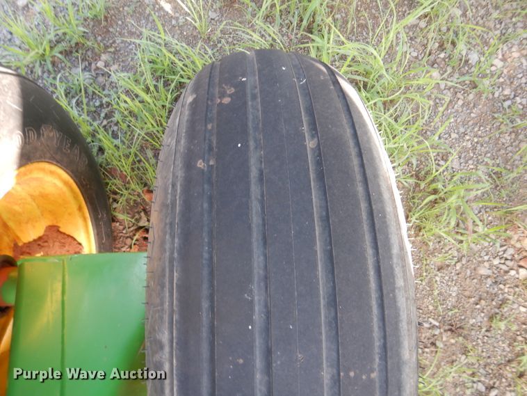 image for item DI0266 2015 John Deere 455 grain drill