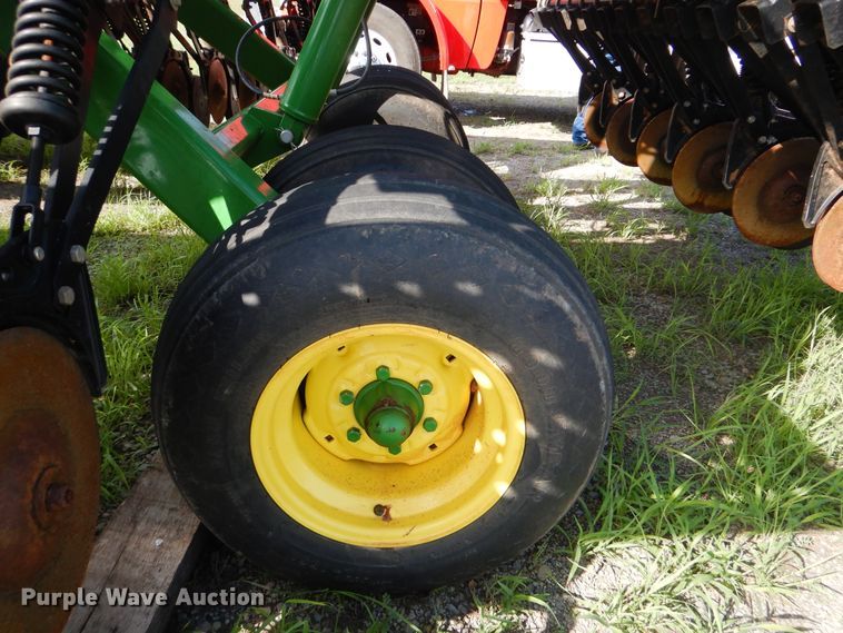 image for item DI0266 2015 John Deere 455 grain drill