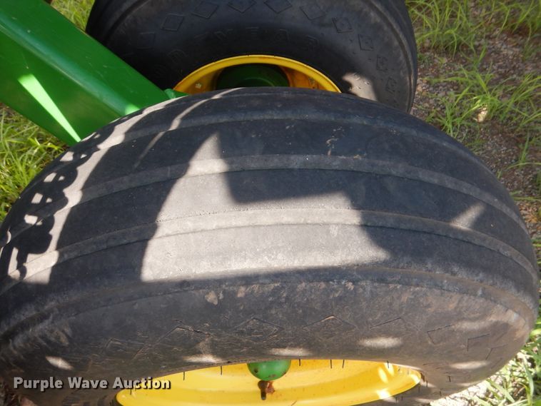 image for item DI0266 2015 John Deere 455 grain drill