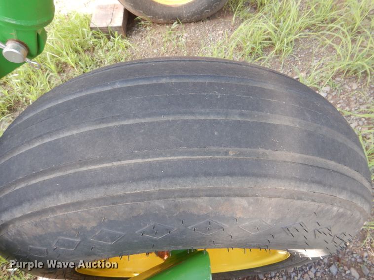 image for item DI0266 2015 John Deere 455 grain drill