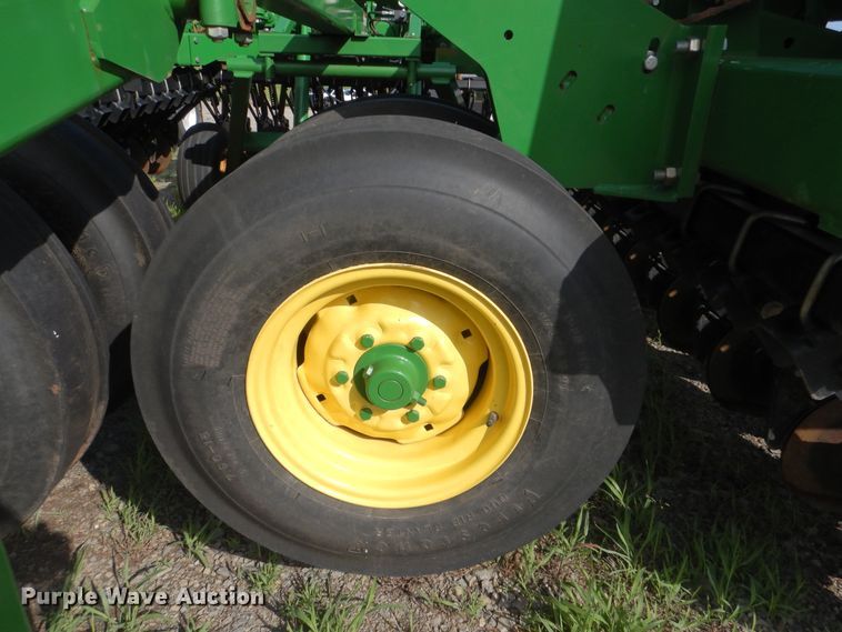 image for item DI0266 2015 John Deere 455 grain drill