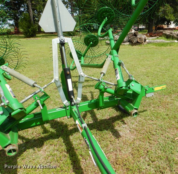 image for item DI0279 Frontier WR1010 hay rake