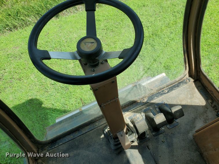 image for item DJ3152 1983 Gleaner L3 60th Anniversary combine