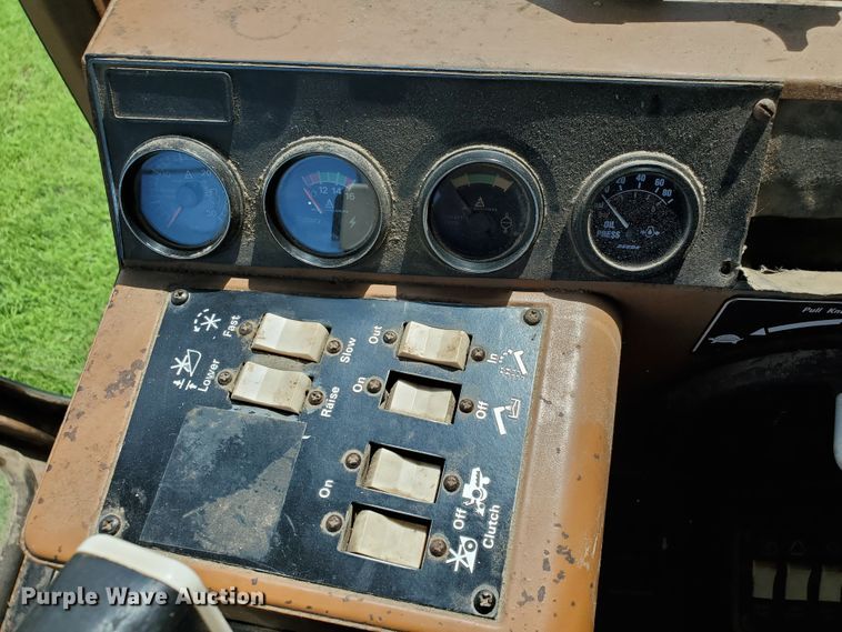 image for item DJ3152 1983 Gleaner L3 60th Anniversary combine