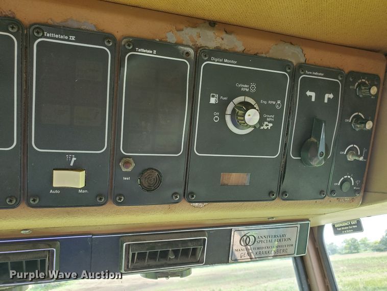 image for item DJ3152 1983 Gleaner L3 60th Anniversary combine