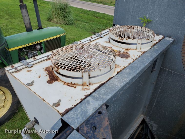 image for item DJ3152 1983 Gleaner L3 60th Anniversary combine