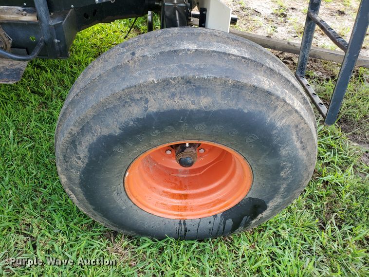 image for item DJ3152 1983 Gleaner L3 60th Anniversary combine