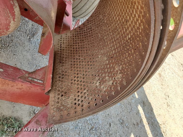 image for item DJ3162 New Holland 353 grinder/mixer