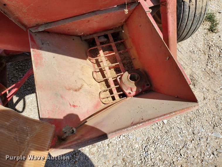 image for item DJ3162 New Holland 353 grinder/mixer