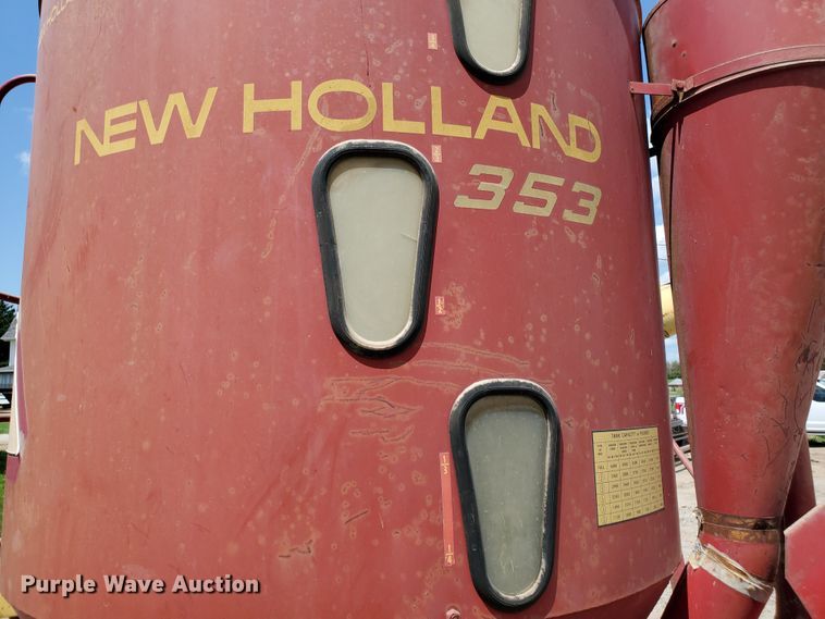 image for item DJ3162 New Holland 353 grinder/mixer