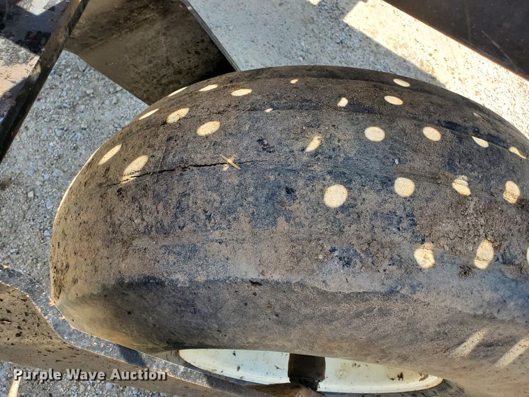 image for item DJ3163 2002 Hesston 8450  windrower