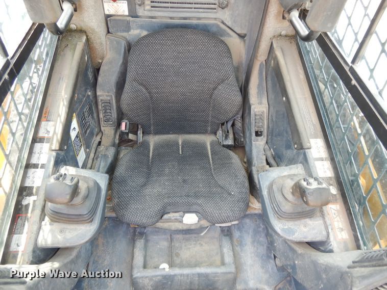 image for item DJ3485 2010 John Deere 333D  tracked skid steer loader