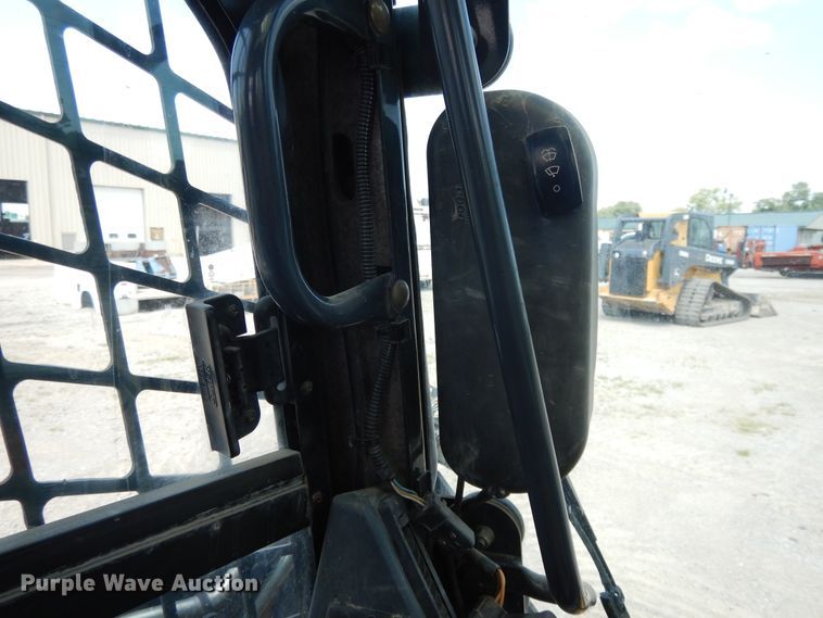 image for item DJ3485 2010 John Deere 333D  tracked skid steer loader