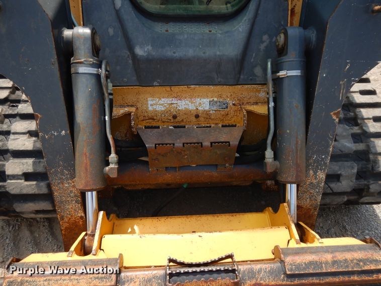 image for item DJ3485 2010 John Deere 333D  tracked skid steer loader