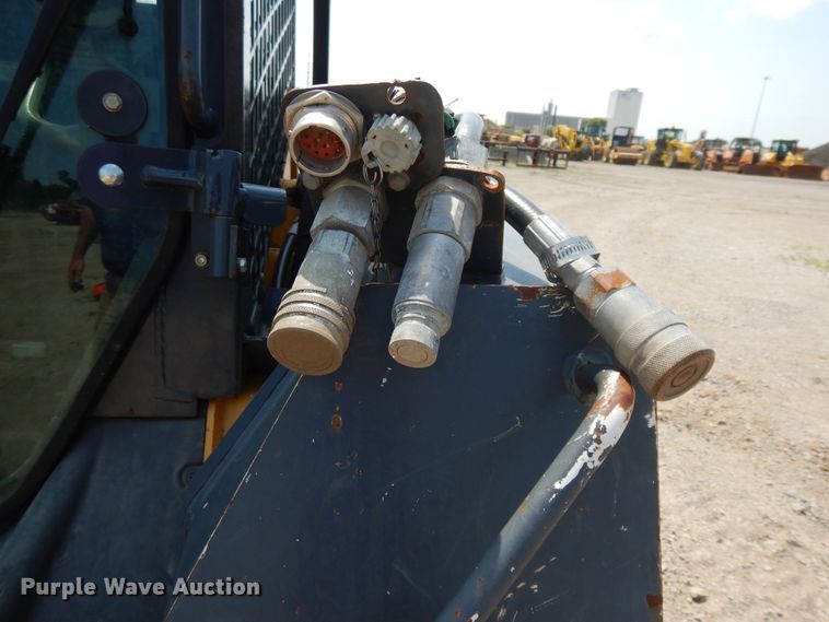 image for item DJ3485 2010 John Deere 333D  tracked skid steer loader