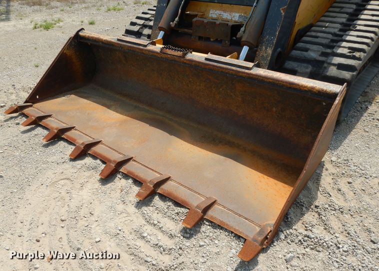 image for item DJ3485 2010 John Deere 333D  tracked skid steer loader