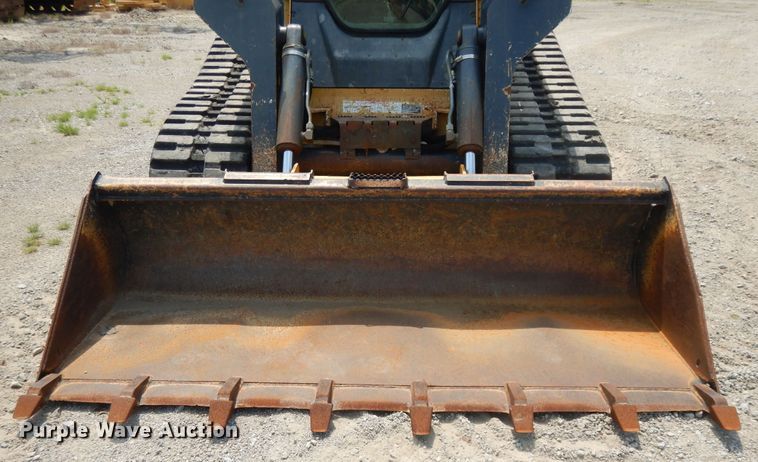 image for item DJ3485 2010 John Deere 333D  tracked skid steer loader