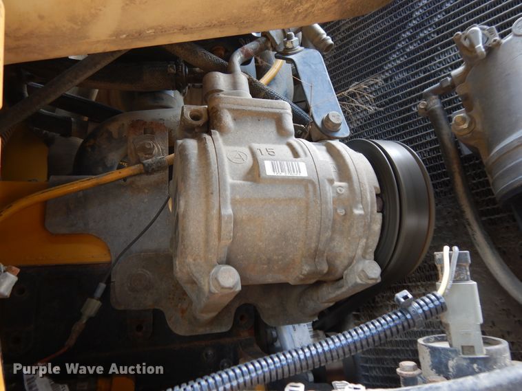 image for item DJ3485 2010 John Deere 333D  tracked skid steer loader