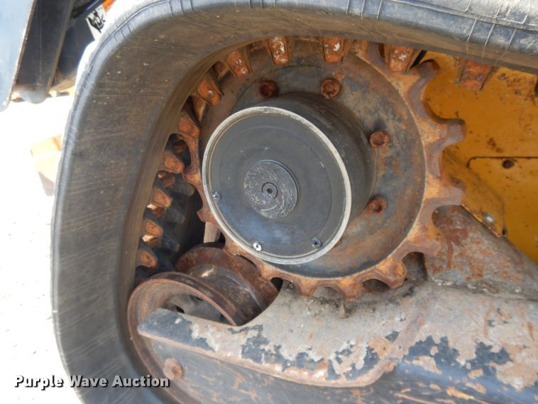 image for item DJ3485 2010 John Deere 333D  tracked skid steer loader