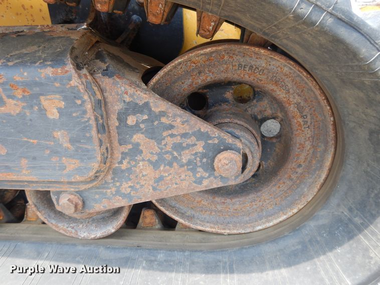 image for item DJ3485 2010 John Deere 333D  tracked skid steer loader