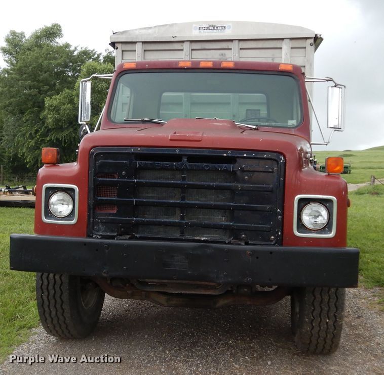 image for item DJ4324 1980 International S1954  grain truck