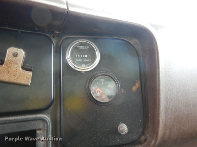 image for item DJ4324 1980 International S1954  grain truck