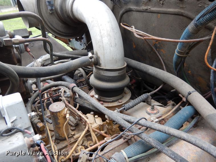 image for item DJ4324 1980 International S1954  grain truck