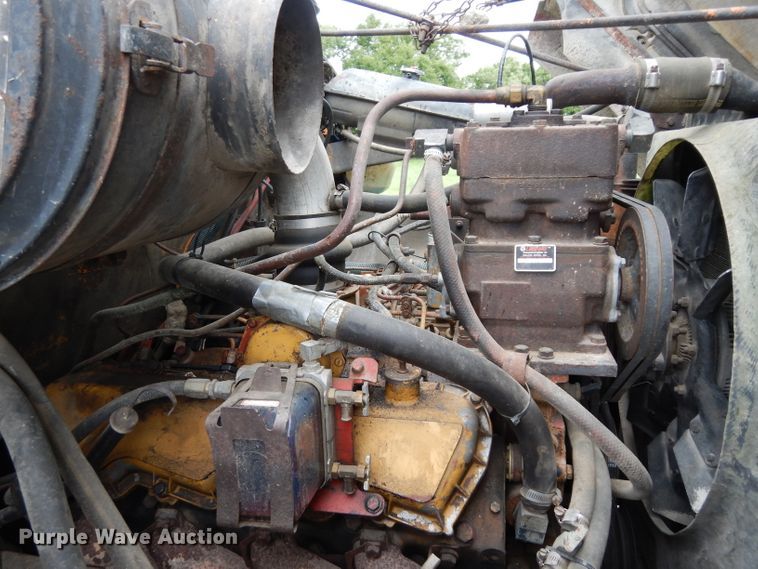 image for item DJ4324 1980 International S1954  grain truck