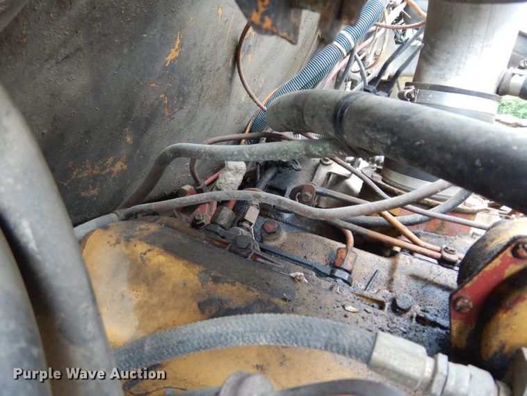 image for item DJ4324 1980 International S1954  grain truck