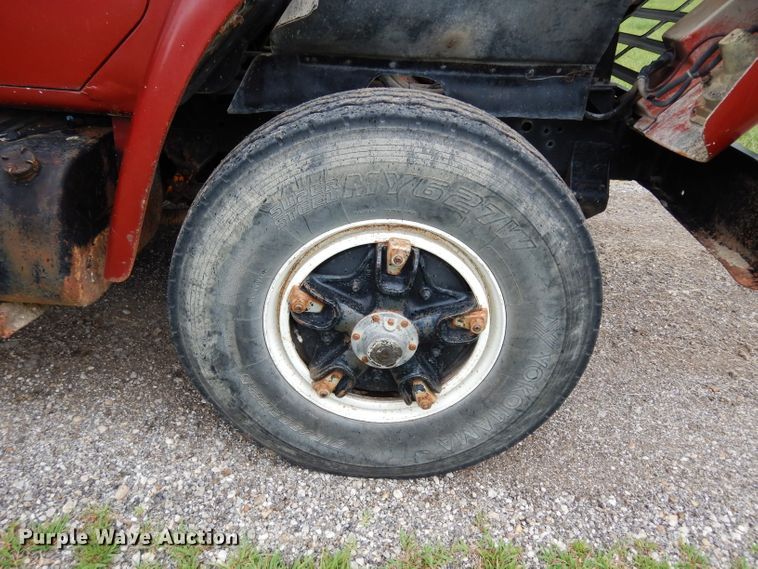 image for item DJ4324 1980 International S1954  grain truck