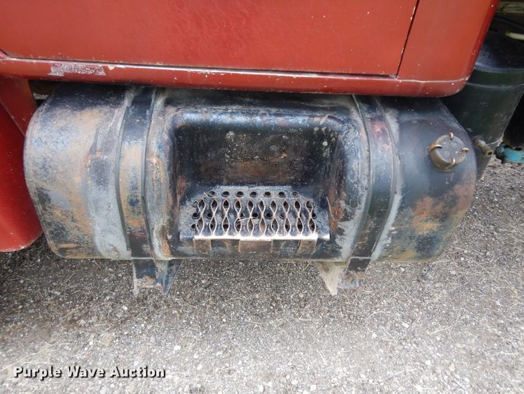 image for item DJ4324 1980 International S1954  grain truck