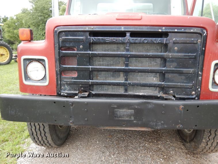 image for item DJ4324 1980 International S1954  grain truck